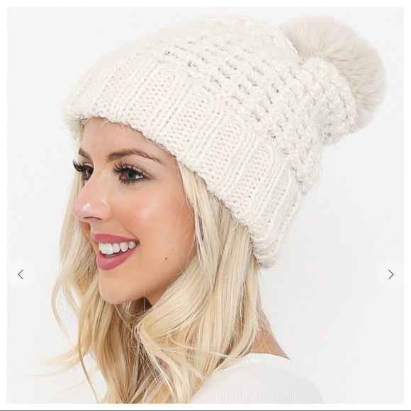 ShopEvelynne Accessories - So Soft warm feeling Beanie